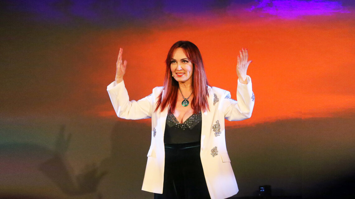 Viktoria singt in sieben Sprachen